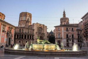 centro_historico_plaza_de_la_virgen-conociendo_valencia